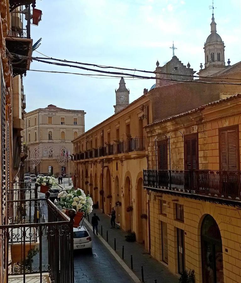 Hotel Plaza Caltanissetta Bagian luar foto