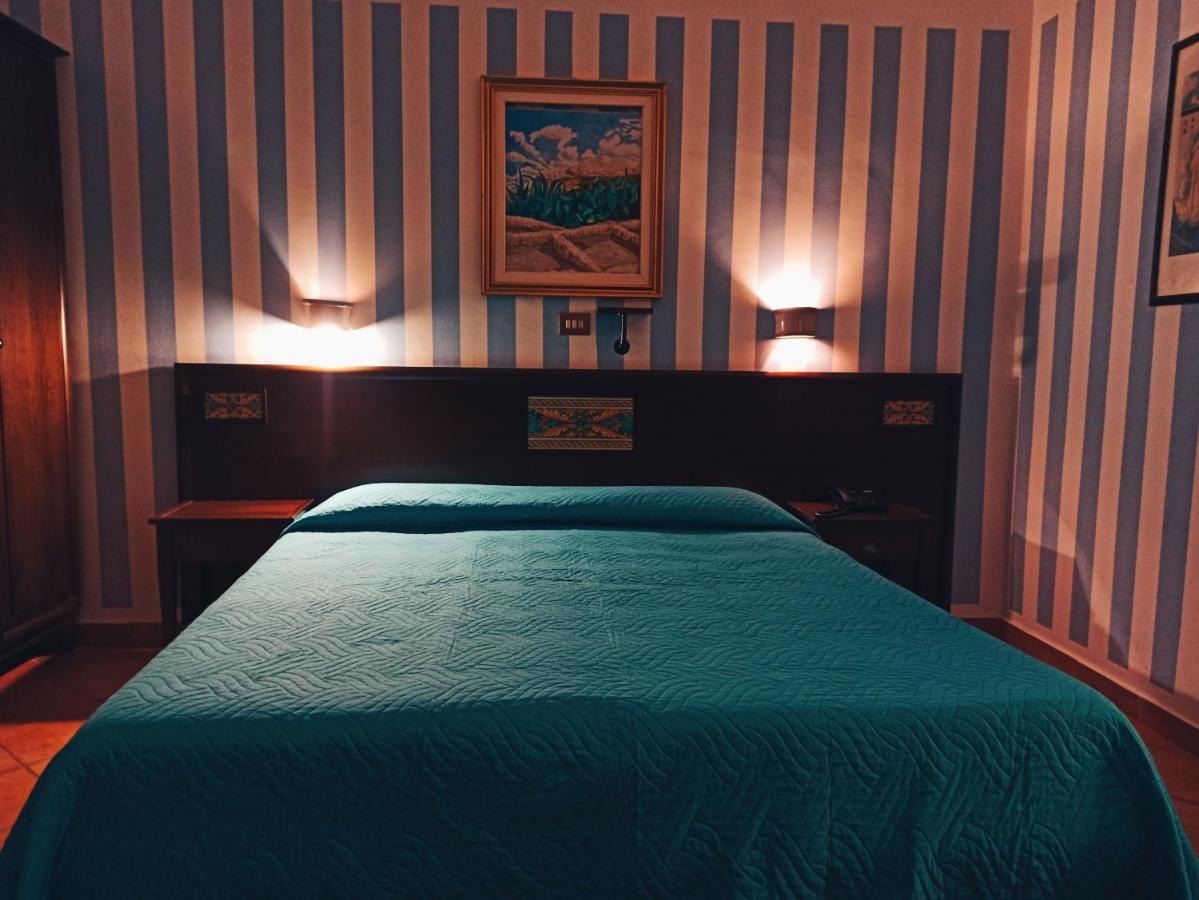 Hotel Plaza Caltanissetta Bagian luar foto