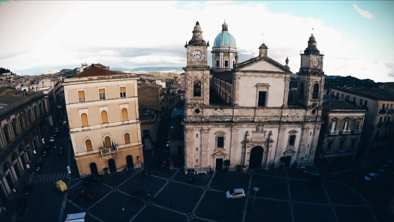 Hotel Plaza Caltanissetta Bagian luar foto