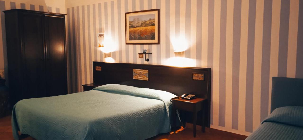 Hotel Plaza Caltanissetta Bagian luar foto